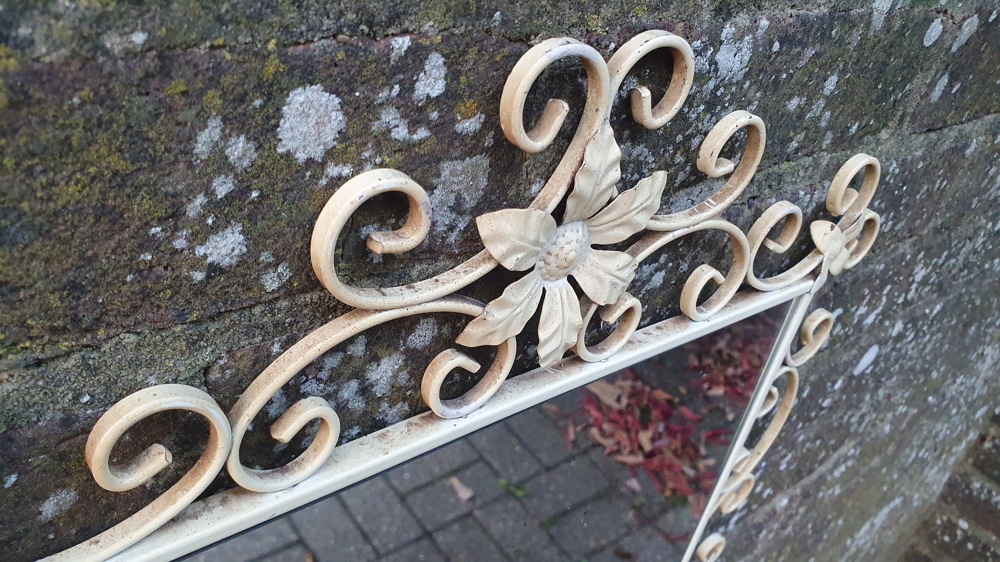 Large Classic 60’s Retro Large Metal Painted Cream Mirror. Flower Motif. 60’s Chic 81 x 45 cm