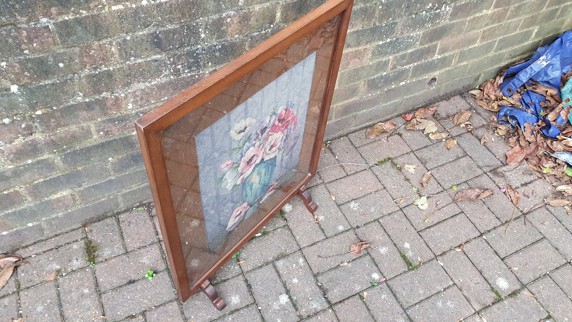 Imposing Vintage Pre-War Mahogany Tapestry Fire Screen Guard Glazed