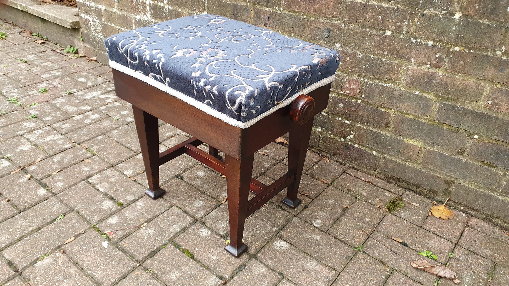Stunning Vintage Newly Upholstered Edwardian Piano Stool Adjustable Height.