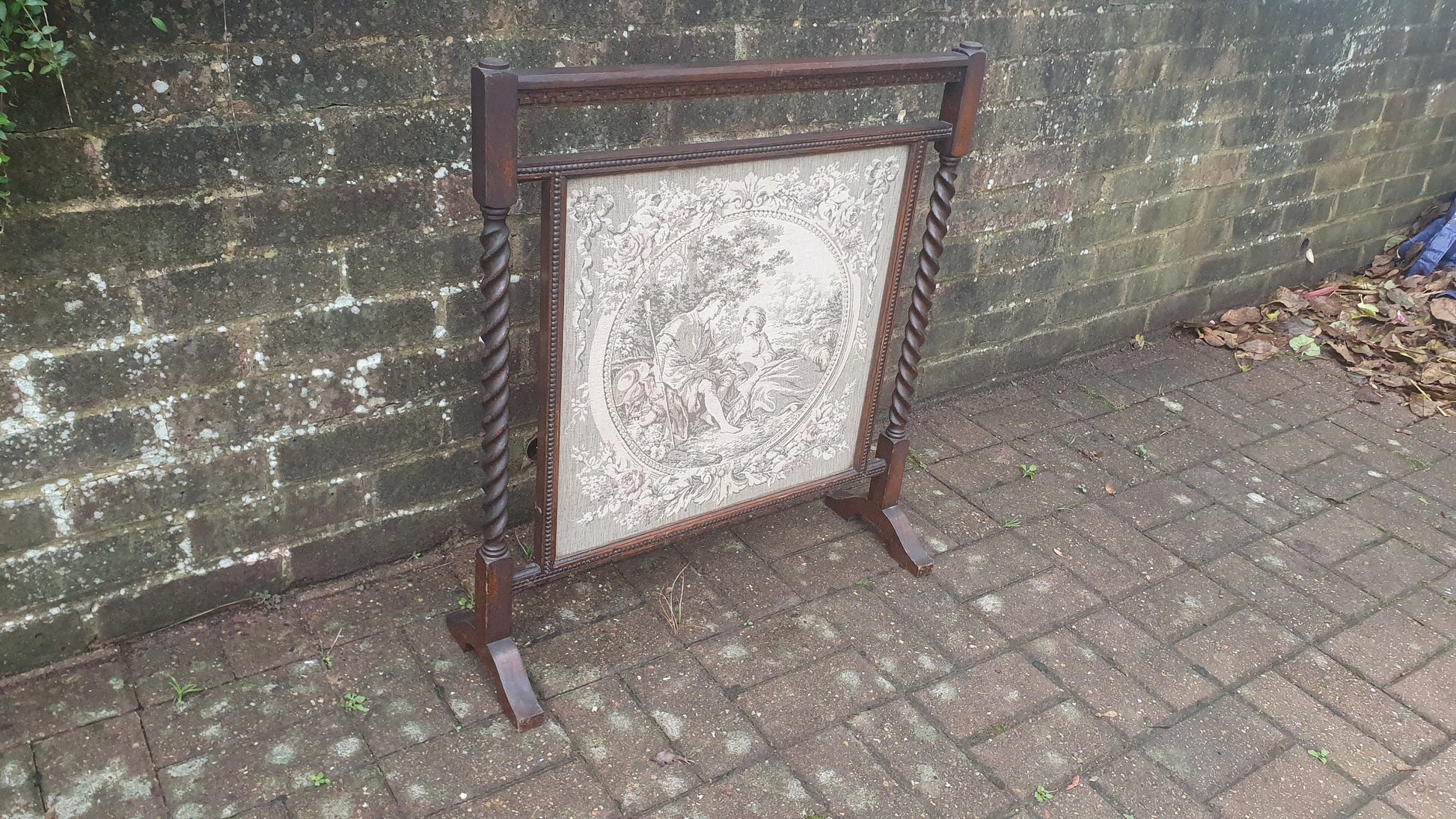 Vintage Oak Embroidered Print Fire Screen Barley Twist Supports