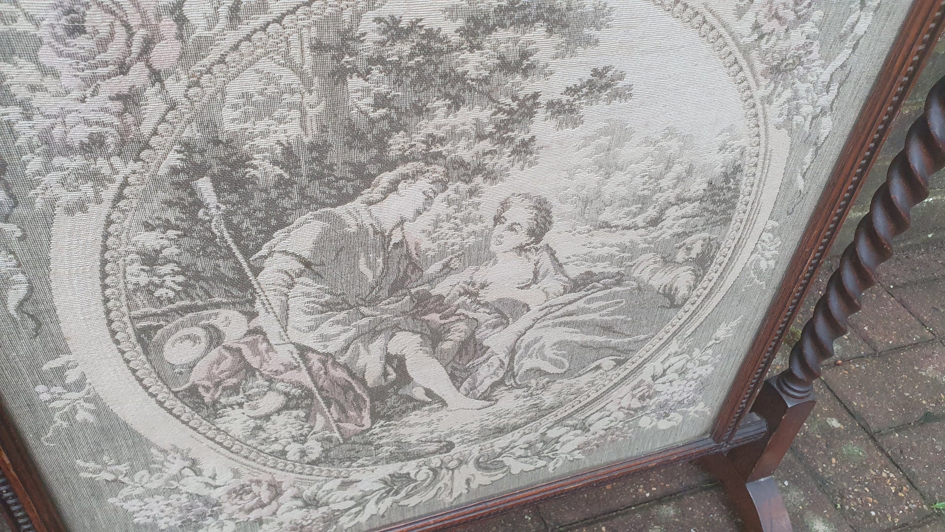 Vintage Oak Embroidered Print Fire Screen Barley Twist Supports