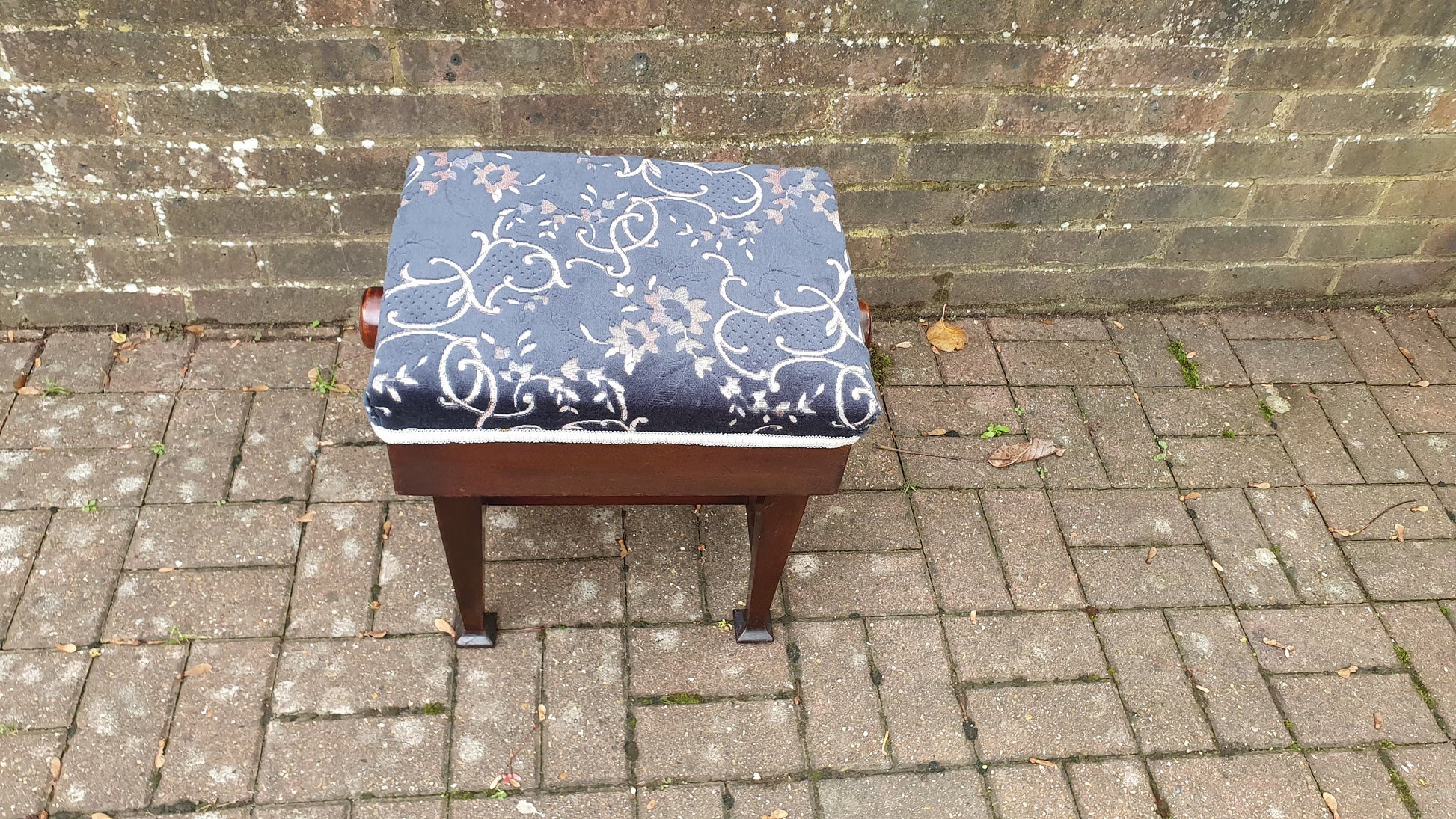 Stunning Vintage Newly Upholstered Edwardian Piano Stool Adjustable Height.