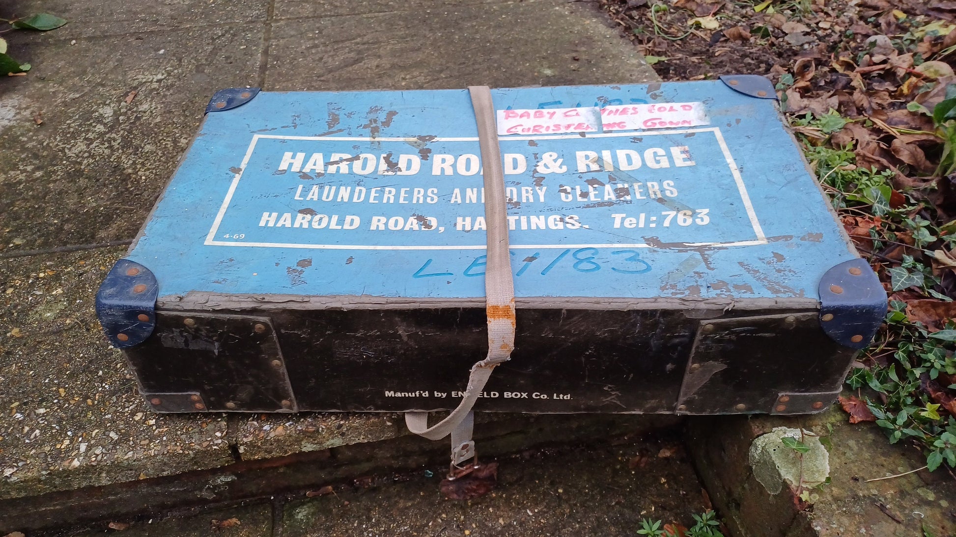Vintage Storage Box : Harold Road & Ridge Hastings Dry Cleaners and Launderers made by Enfield Box Co. (34cm x 51cm x 15cm)
