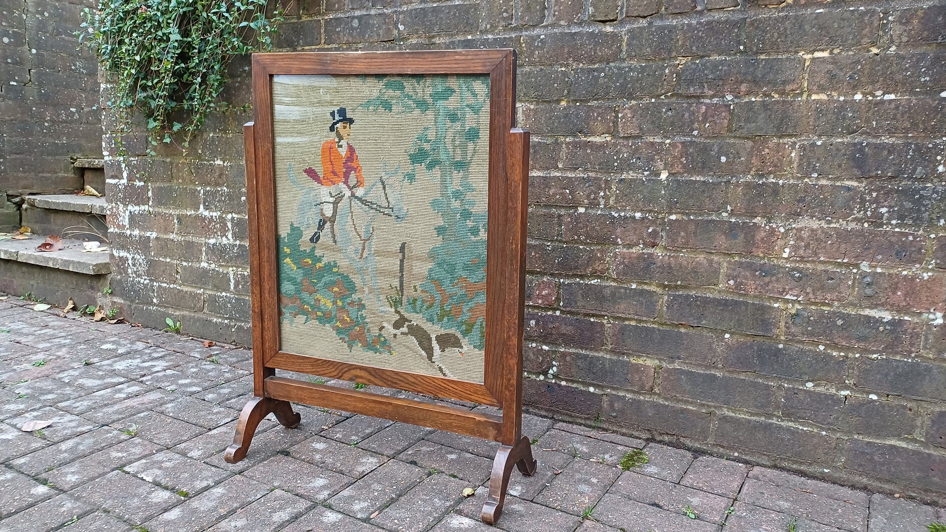 Vintage Tapestry Oak Fire Screen Fox Hunter Hunting