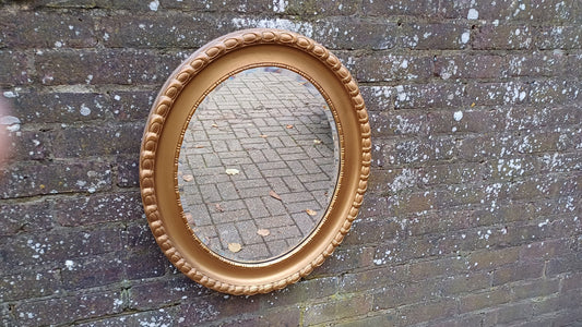 Superb Vintage Oval Chunky Gold Gilt Wall Mirror.