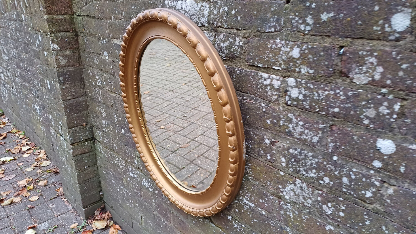 Superb Vintage Oval Chunky Gold Gilt Wall Mirror.