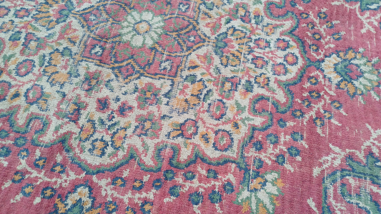 Super Vintage Victorian Turkish Decorative Asian Style Rug. 245 x 180 cm