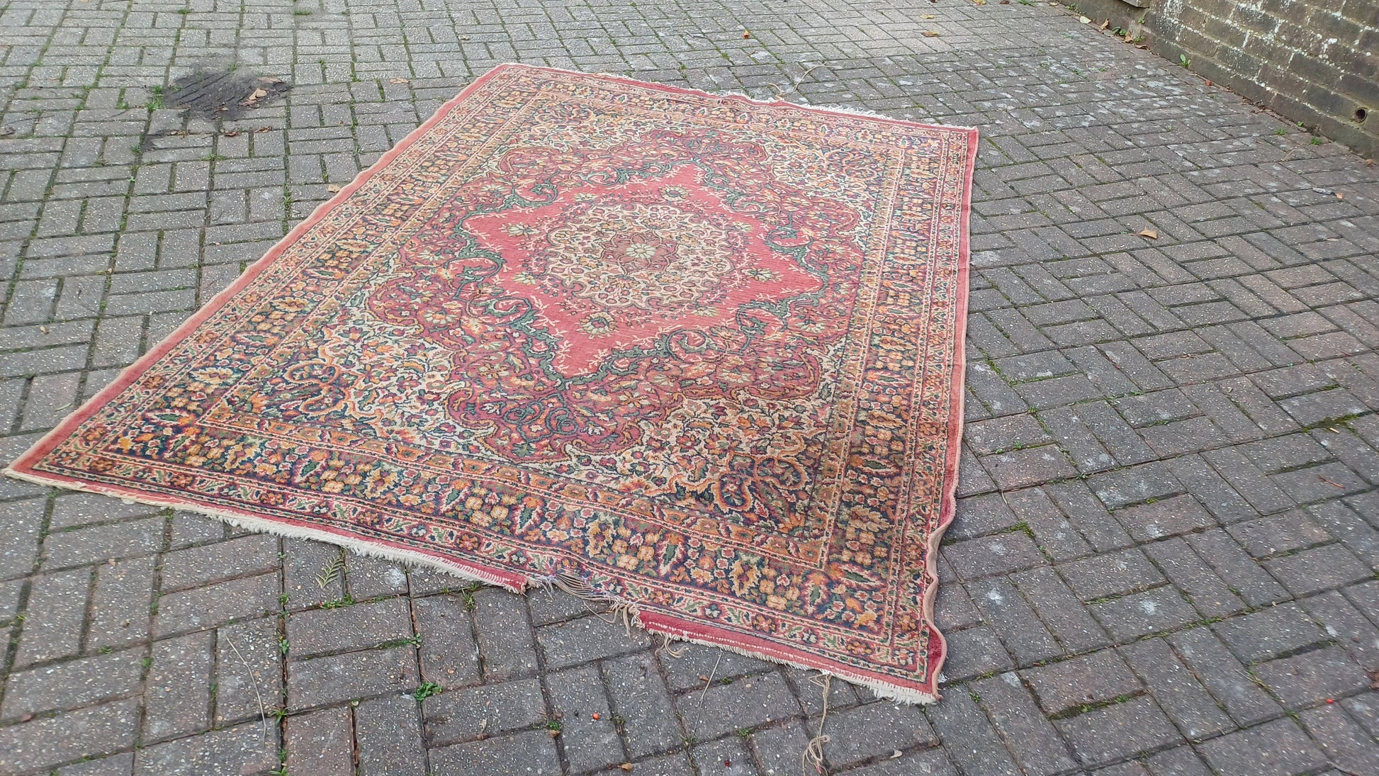 Super Vintage Victorian Turkish Decorative Asian Style Rug. 245 x 180 cm