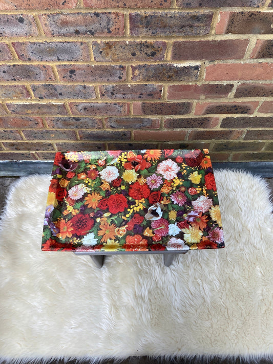 very floral and bright plastic tray from the 60s or 70s; good condition