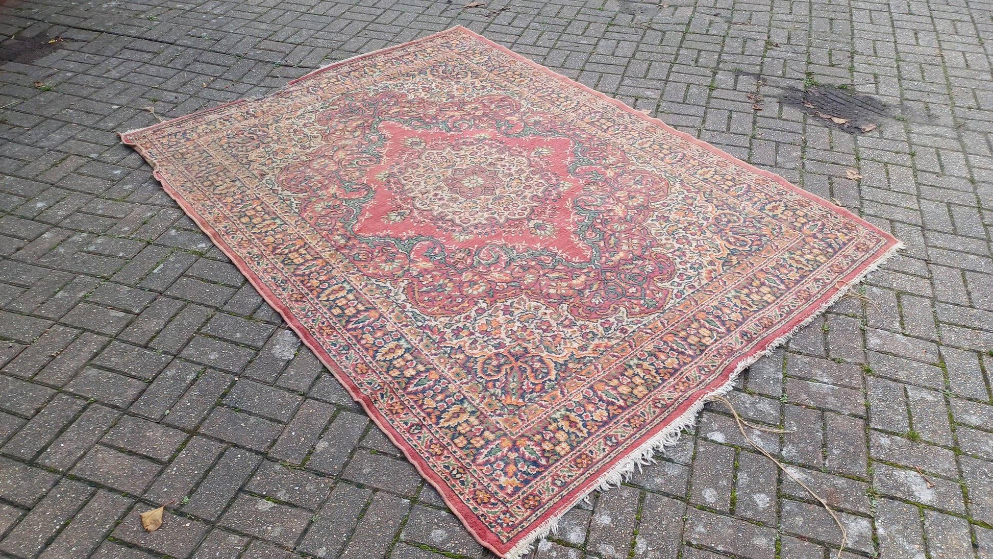 Super Vintage Victorian Turkish Decorative Asian Style Rug. 245 x 180 cm