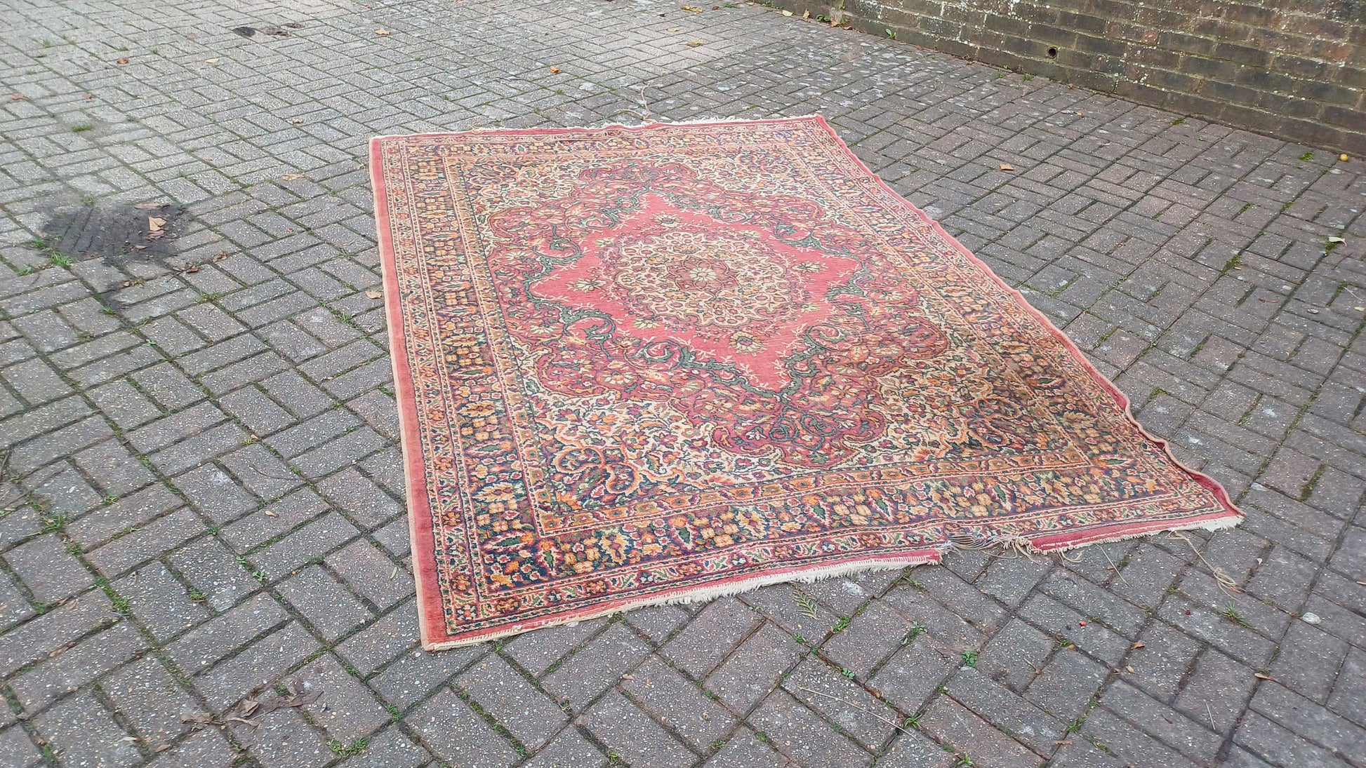 Super Vintage Victorian Turkish Decorative Asian Style Rug. 245 x 180 cm