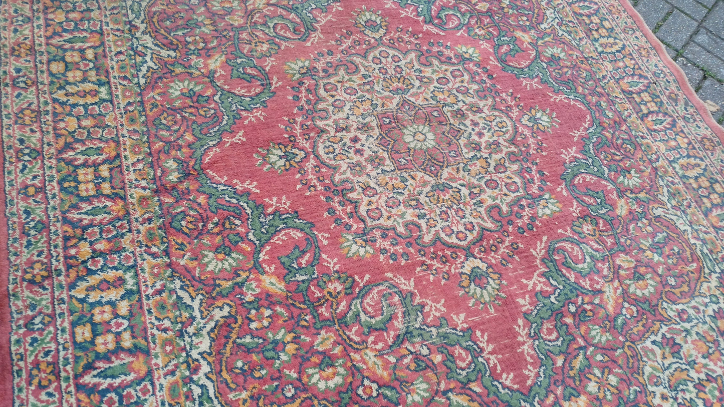 Super Vintage Victorian Turkish Decorative Asian Style Rug. 245 x 180 cm