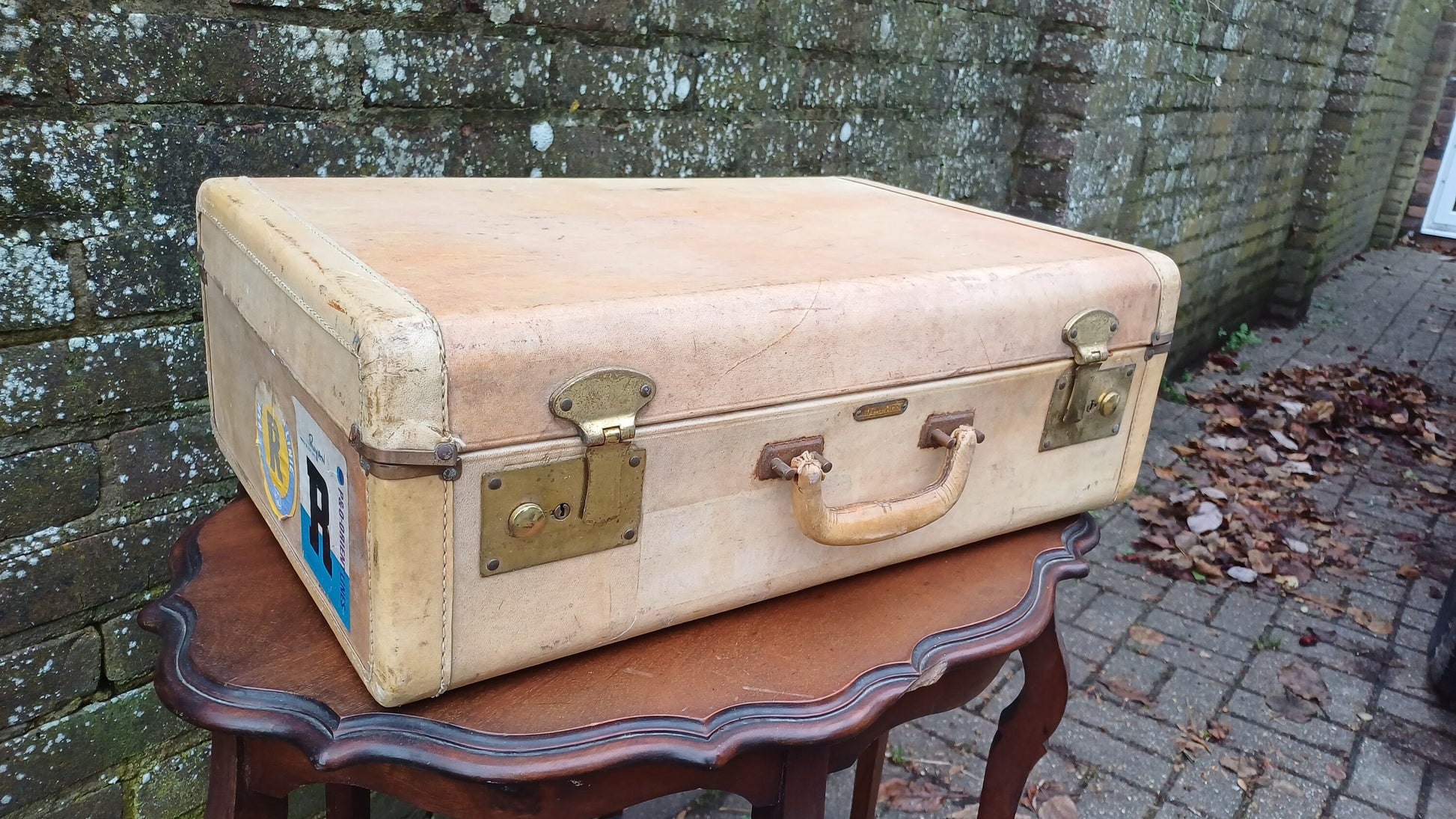 Superb Top Quality Gleneaton Suitcase Brass Fixings Storage Box.