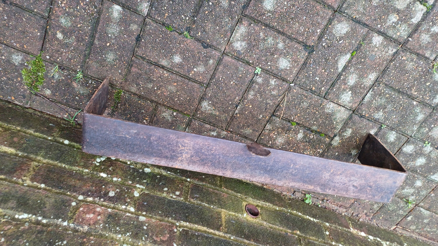 Small Heavy Vintage Victorian Iron Fender Fireplace Fire Guard.
