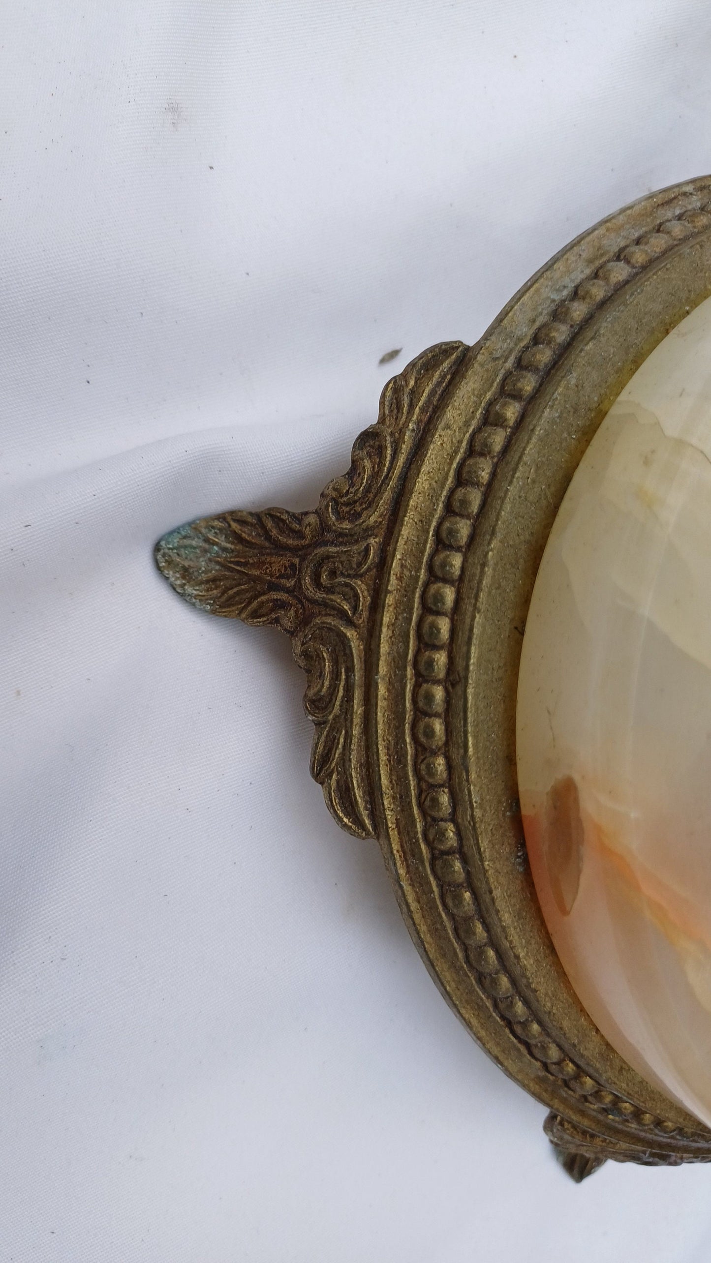 Very attractive Vintage Brass and Onyx Retro Lamp - traditional style but retro - good size 38cm tall and working condition