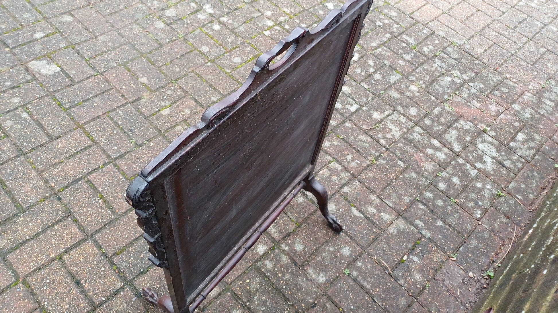 Superb Vintage Mahogany Victorian Tapestry Glazed Fire Screen Ball and Claw Feet