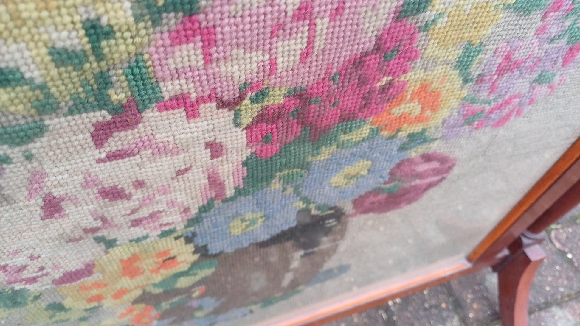 Superb Vintage Mahogany 50s Tapestry Glazed Fire Screen Still Life