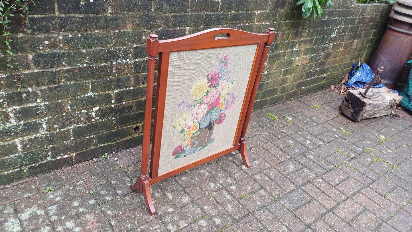 Superb Vintage Mahogany 50s Tapestry Glazed Fire Screen Still Life