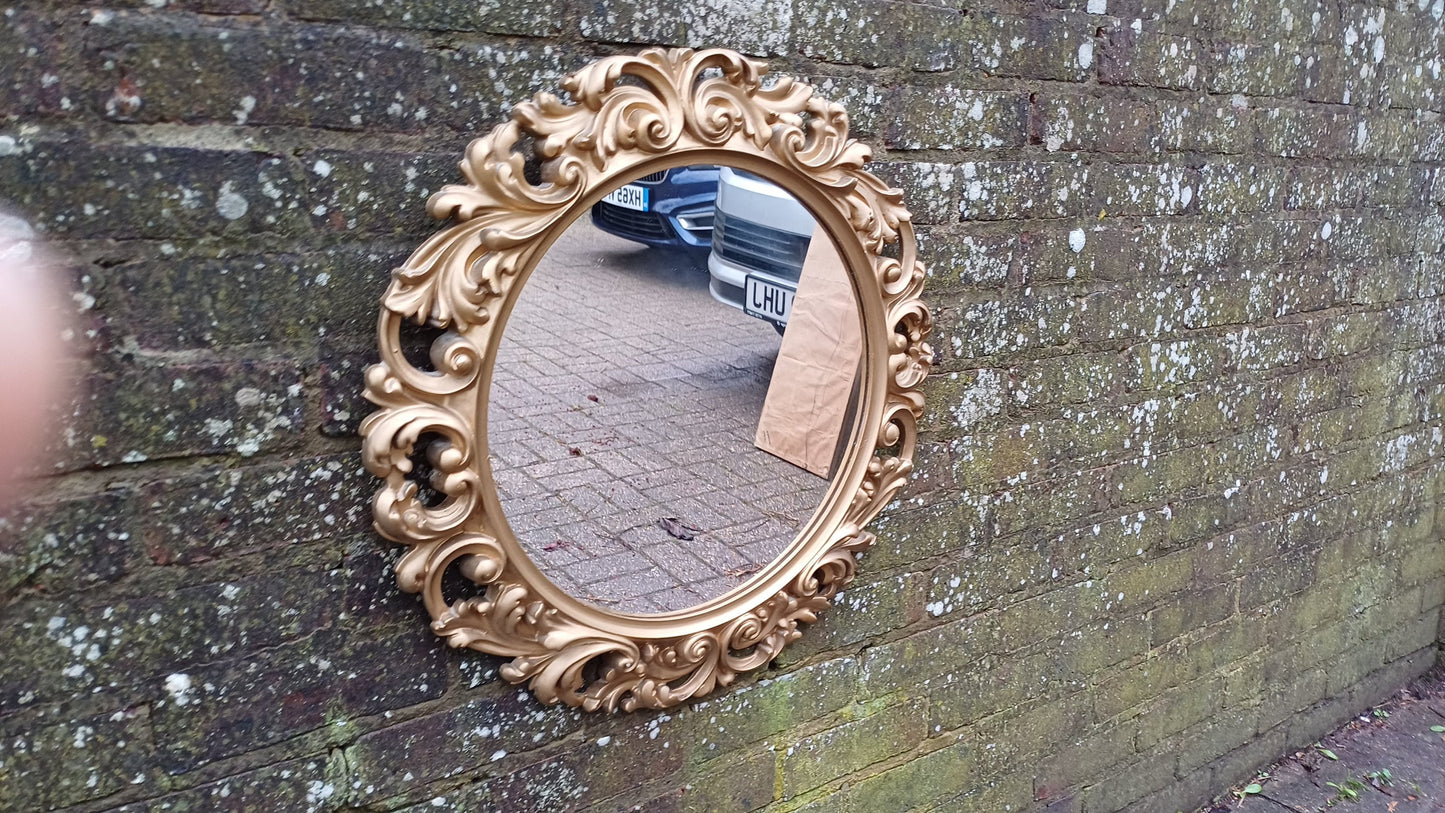 Large Classic 1970s Ornate Gold Gilt Round Mirror.