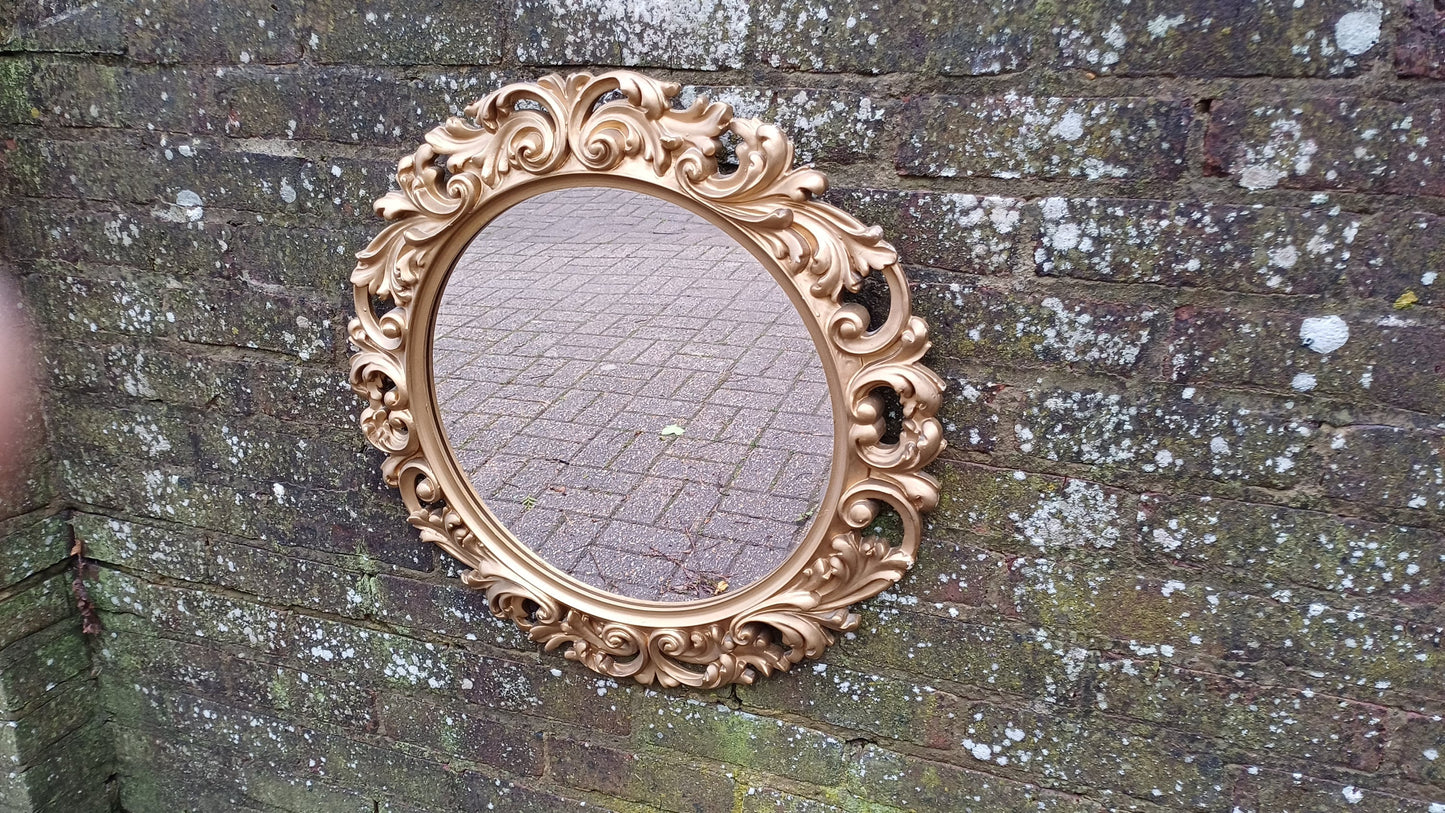 Large Classic 1970s Ornate Gold Gilt Round Mirror.