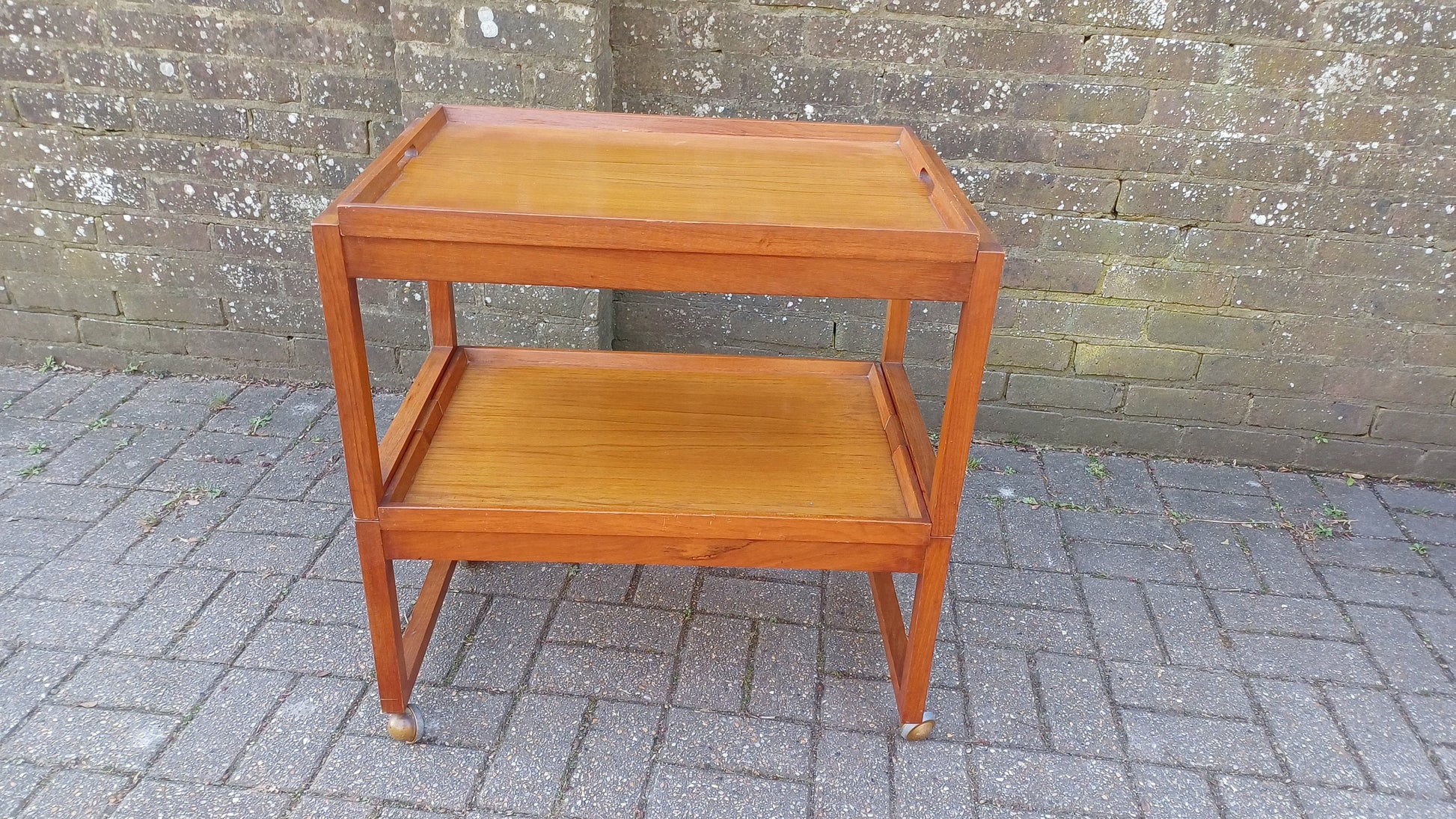 Unusual Vintage Retro Teak Trolley Splits in Two To Make Coffee Tables White and Newton Limited Portsmouth