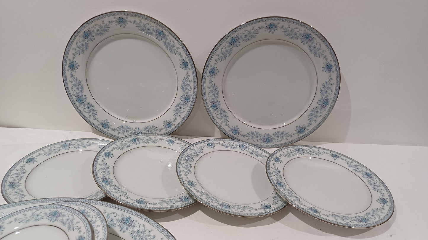 Noritaki Blue Hill - Part Dinner Service - 19 pieces incl meat plate - excellent condition