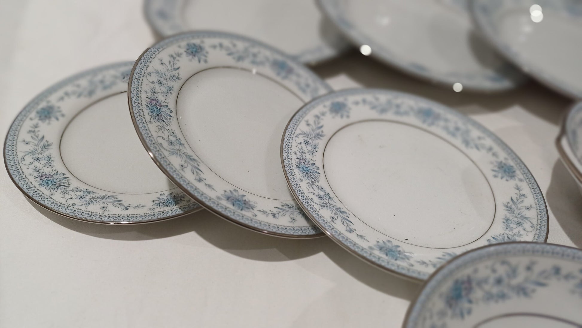 Noritake Blue Hill Part Dinner Service 20 pieces - excellent condition