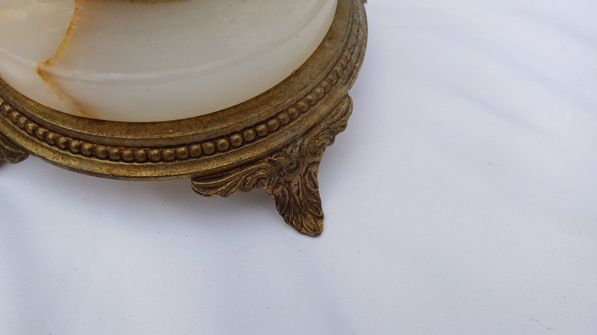 Very attractive Vintage Brass and Onyx Retro Lamp - traditional style but retro - good size 38cm tall and working condition