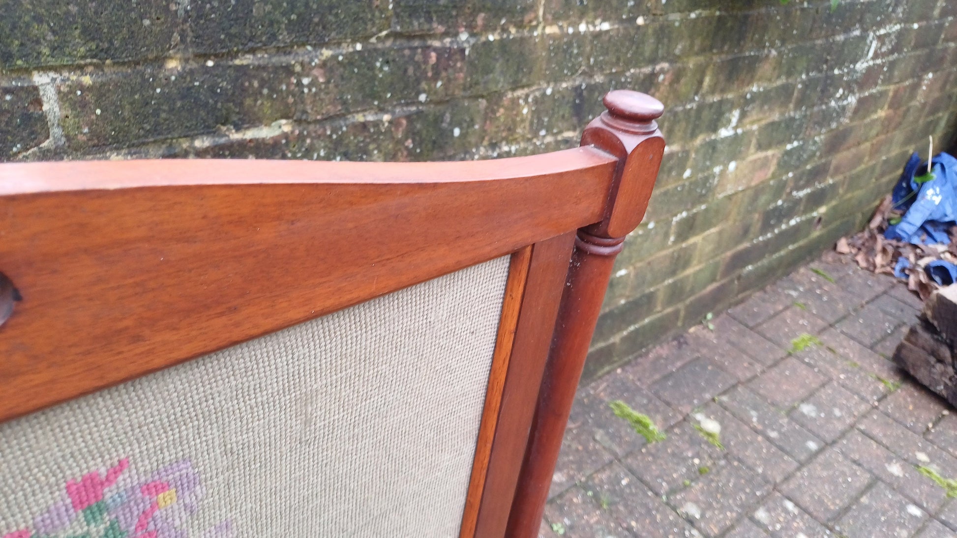 Superb Vintage Mahogany 50s Tapestry Glazed Fire Screen Still Life