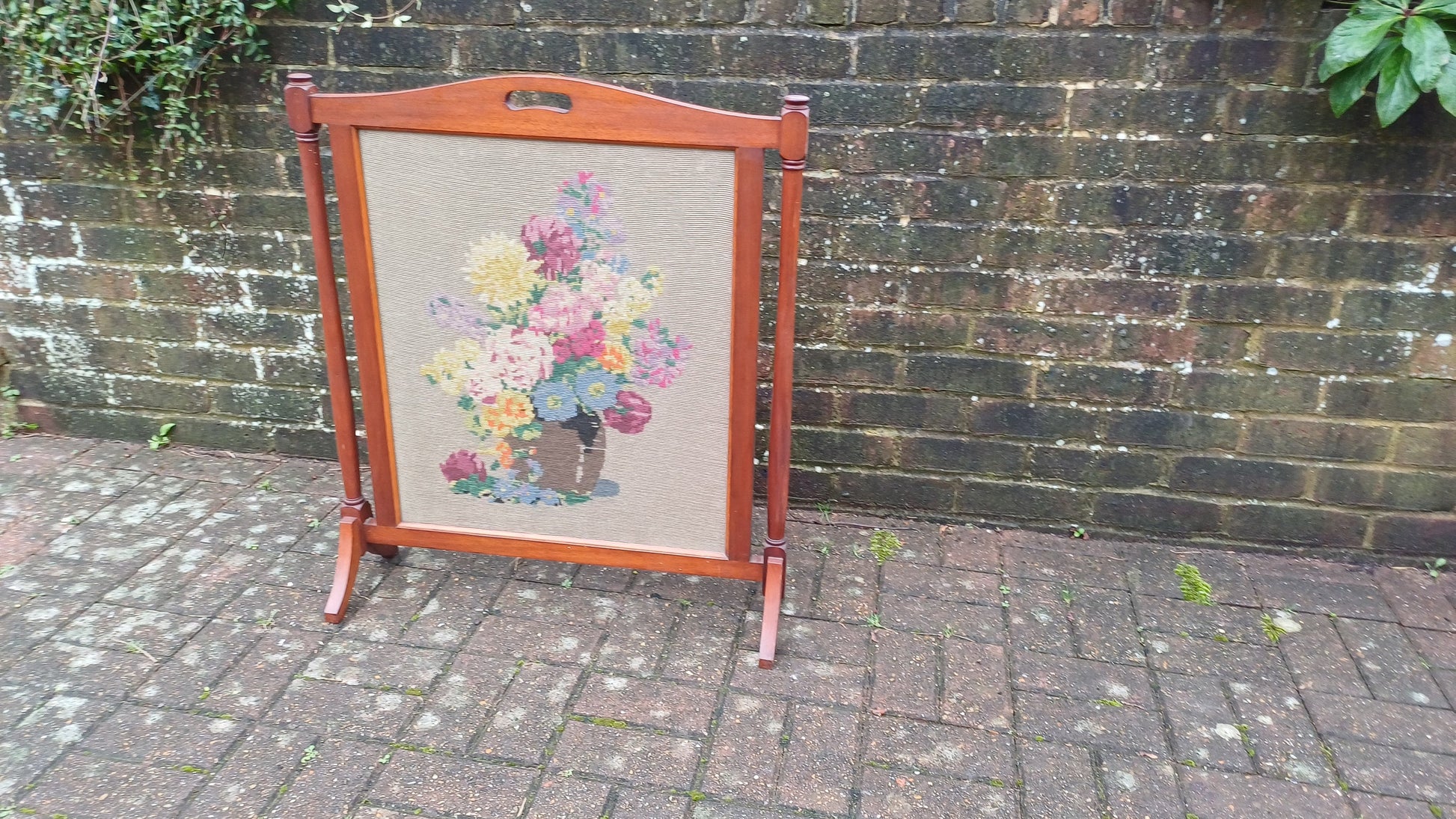 Superb Vintage Mahogany 50s Tapestry Glazed Fire Screen Still Life
