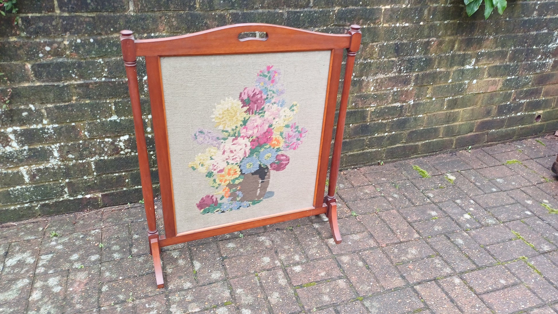 Superb Vintage Mahogany 50s Tapestry Glazed Fire Screen Still Life