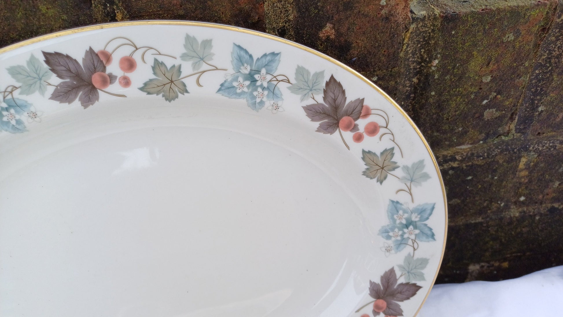 Two Pair of Royal Doulton Serving Plates Fish Meat or Pastries Mid 20th Century Excellent Condition Camelot and Woodland
