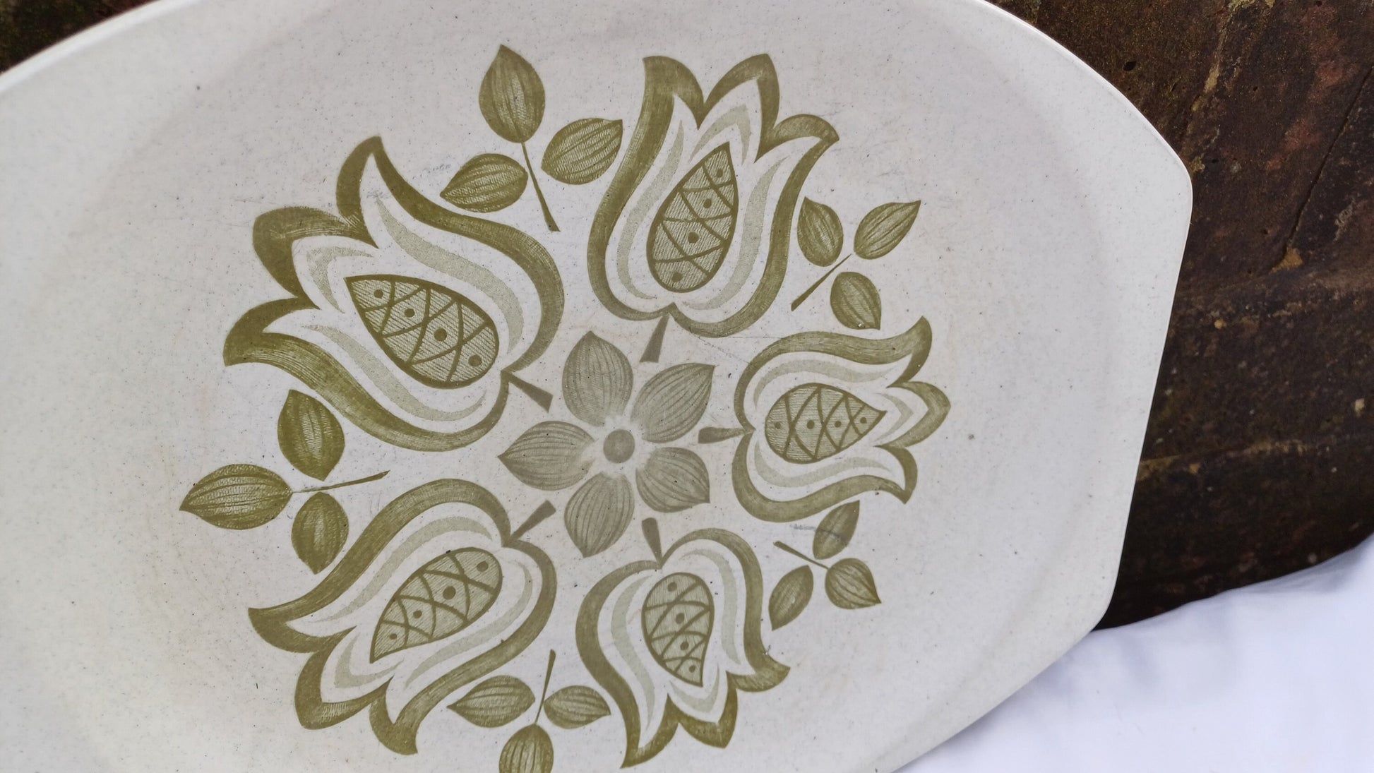 Two Pair of Vintage Retro Serving Plates Fish Meat or Pastries Mid 20th Century Pallissy and J&G Meakin ‘Maidstone’