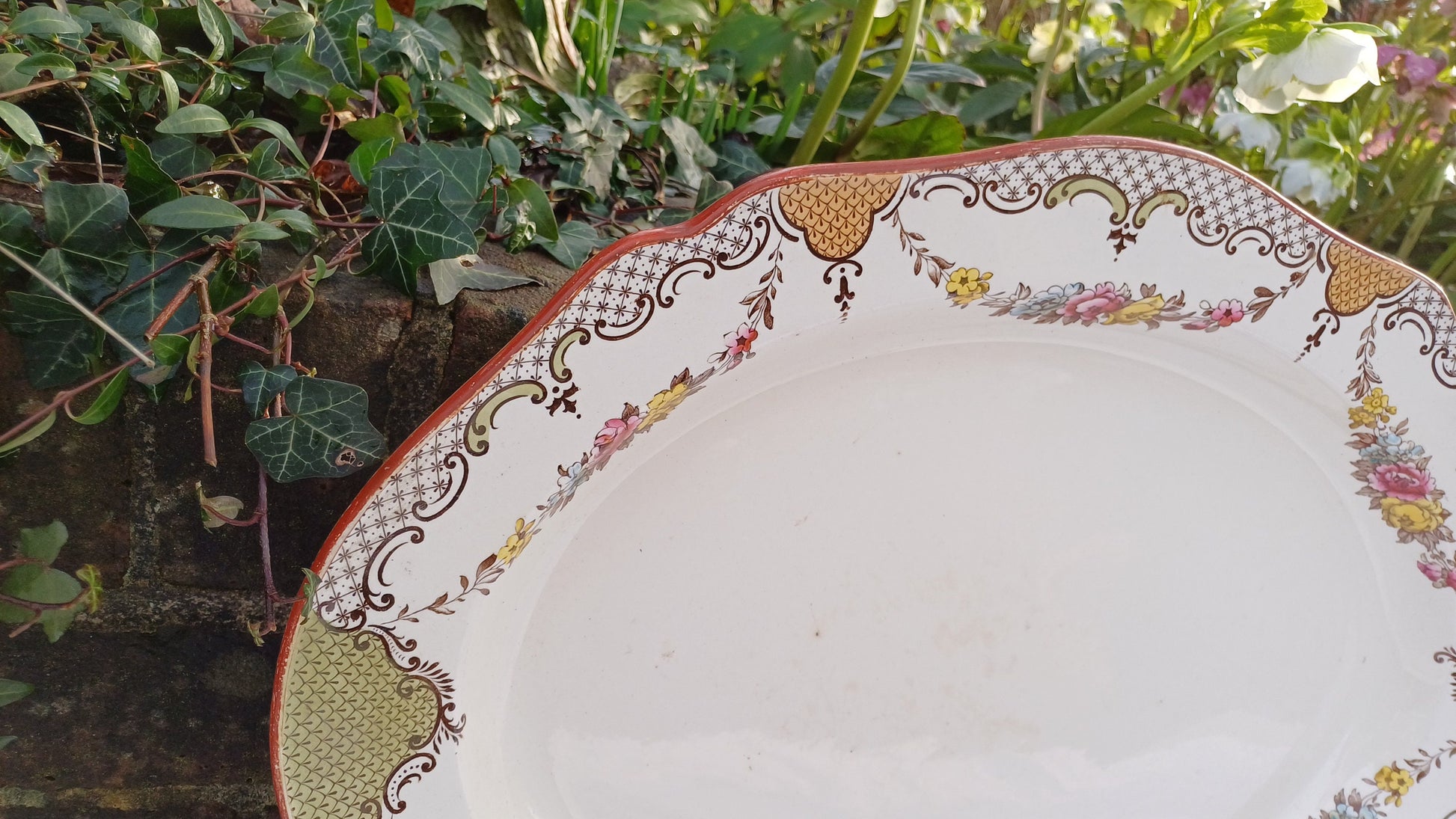 Huge Vintage Victorian Wedgwood Serving Plate Platter Fish Meat or Pastries ‘Pandora’ Pattern.