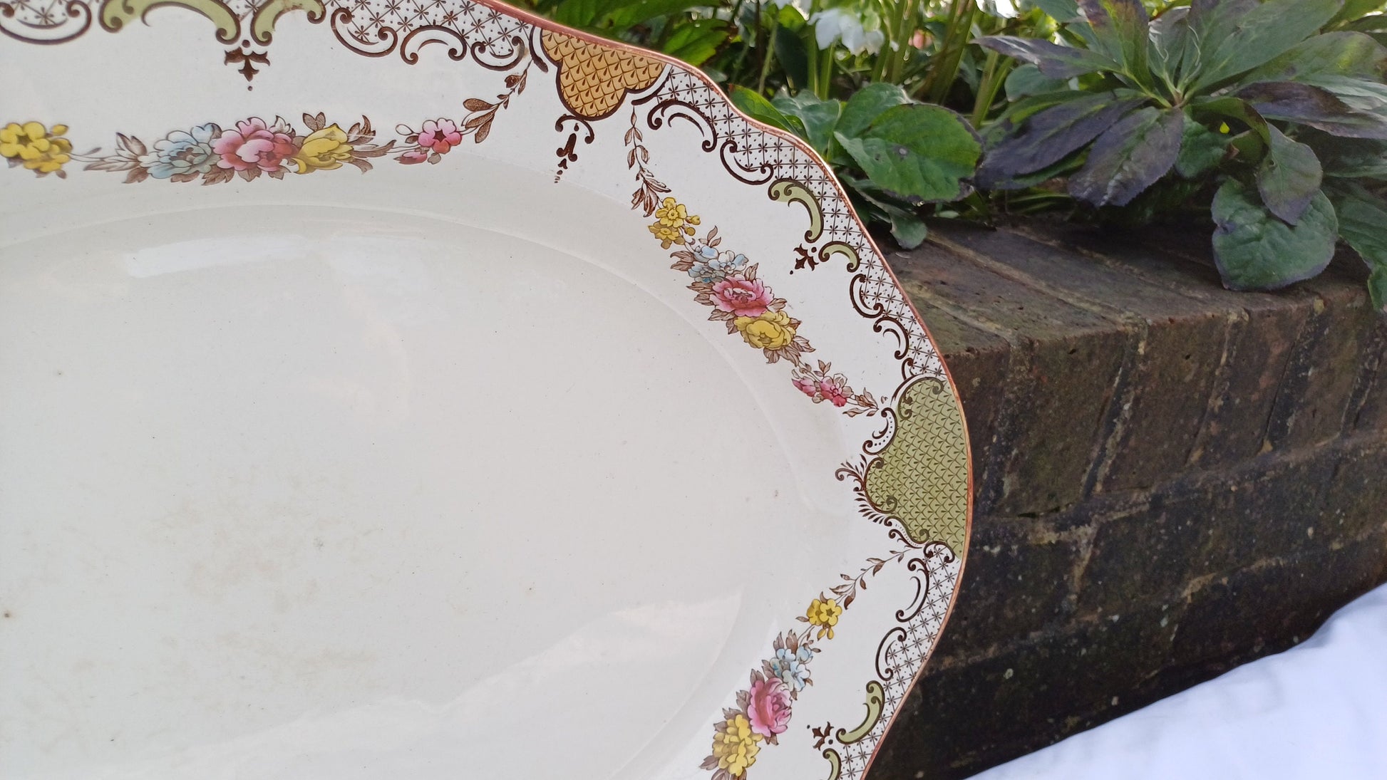 Huge Vintage Victorian Wedgwood Serving Plate Platter Fish Meat or Pastries ‘Pandora’ Pattern.