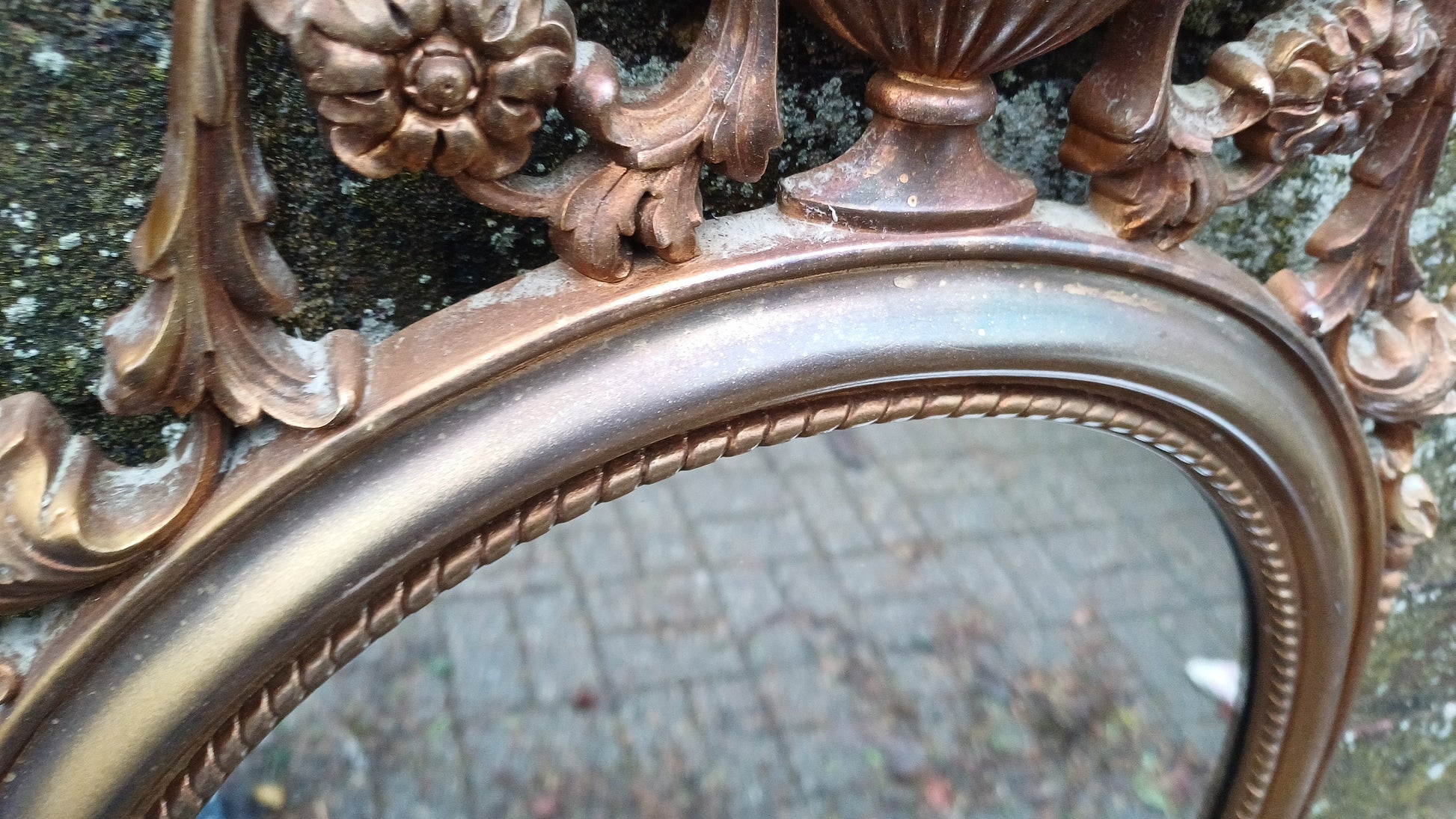 Large Classic 1970s Ornate Gold Gilt Oval Wall Mirror.