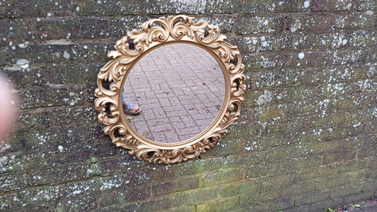 Large Classic 1970s Ornate Gold Gilt Round Mirror.