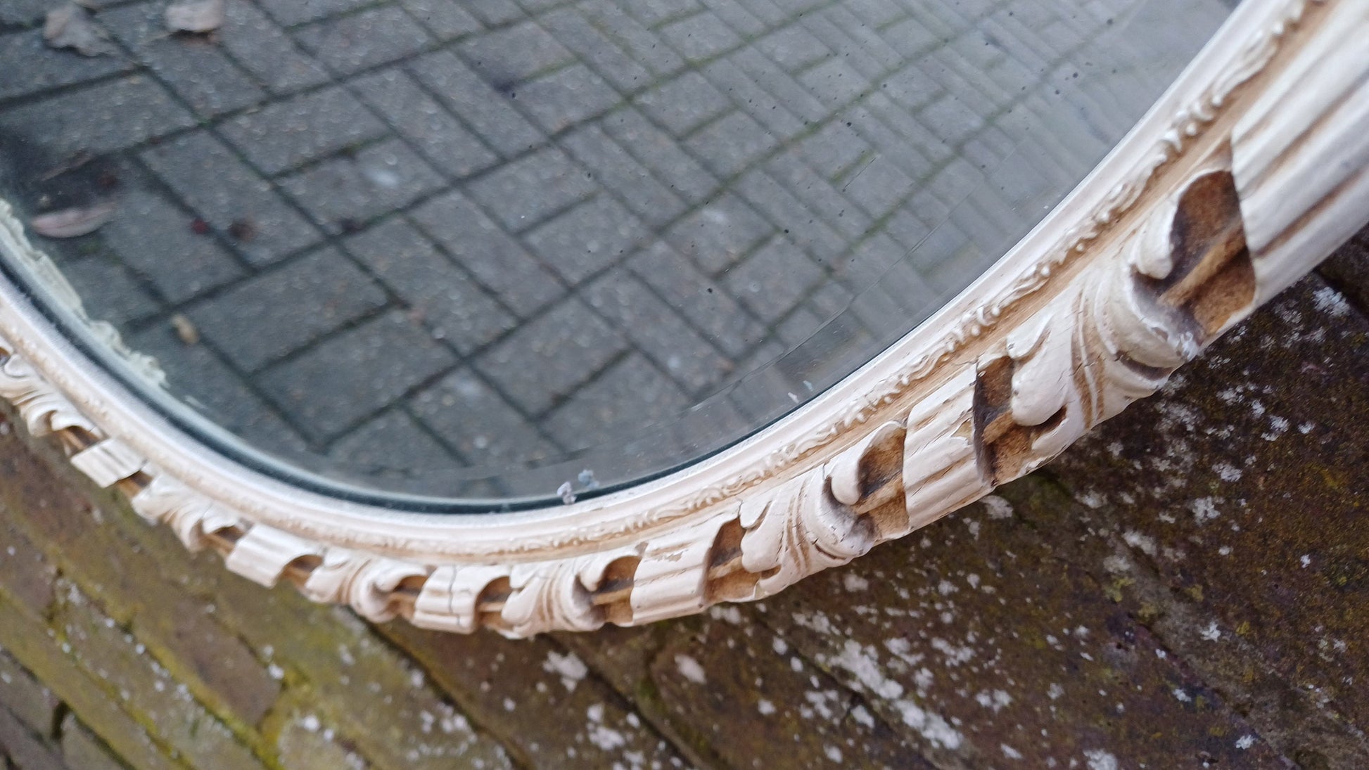 Large Vintage Oval 50s or 60s Painted Cream and God Oval Wall Mirror. Ribbon Decoration.