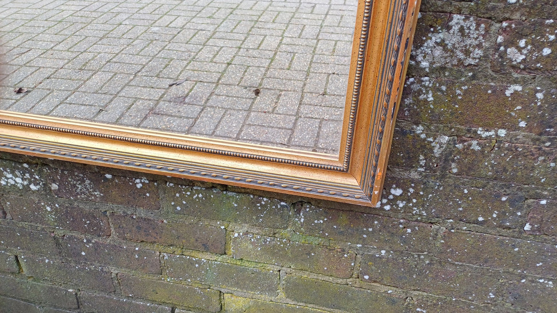 Large Vintage 80’s Gold Distressed Finish Gold Gilt Wall Mirror. 72 x 57 cm