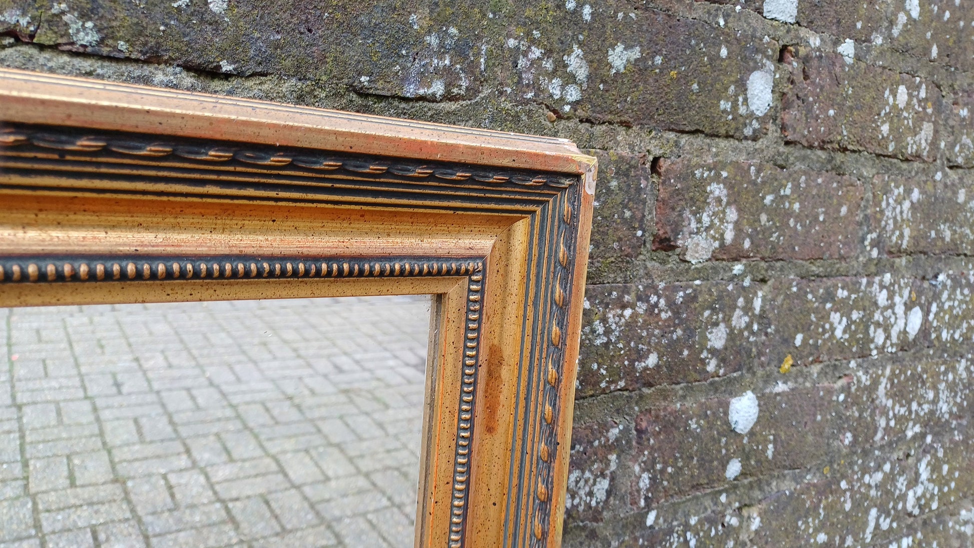 Large Vintage 80’s Gold Distressed Finish Gold Gilt Wall Mirror. 72 x 57 cm