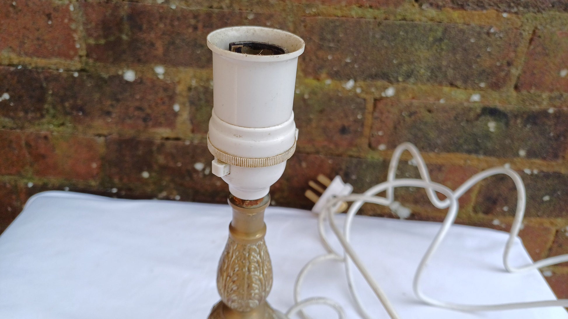 Endearing vintage metal engraved lamp - working condition - small and dainty