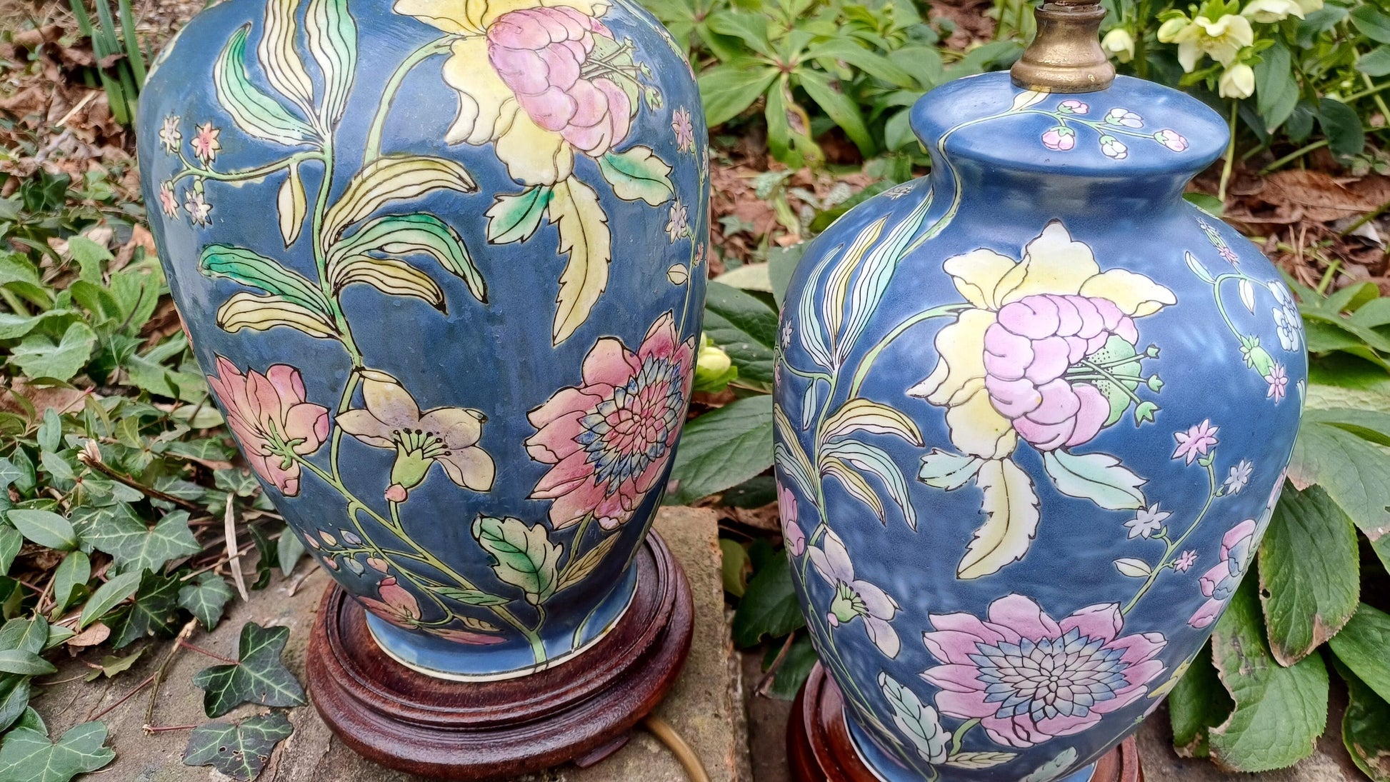 Attractive vintage ceramic pair of oriental style lamps, floral design, working conditions