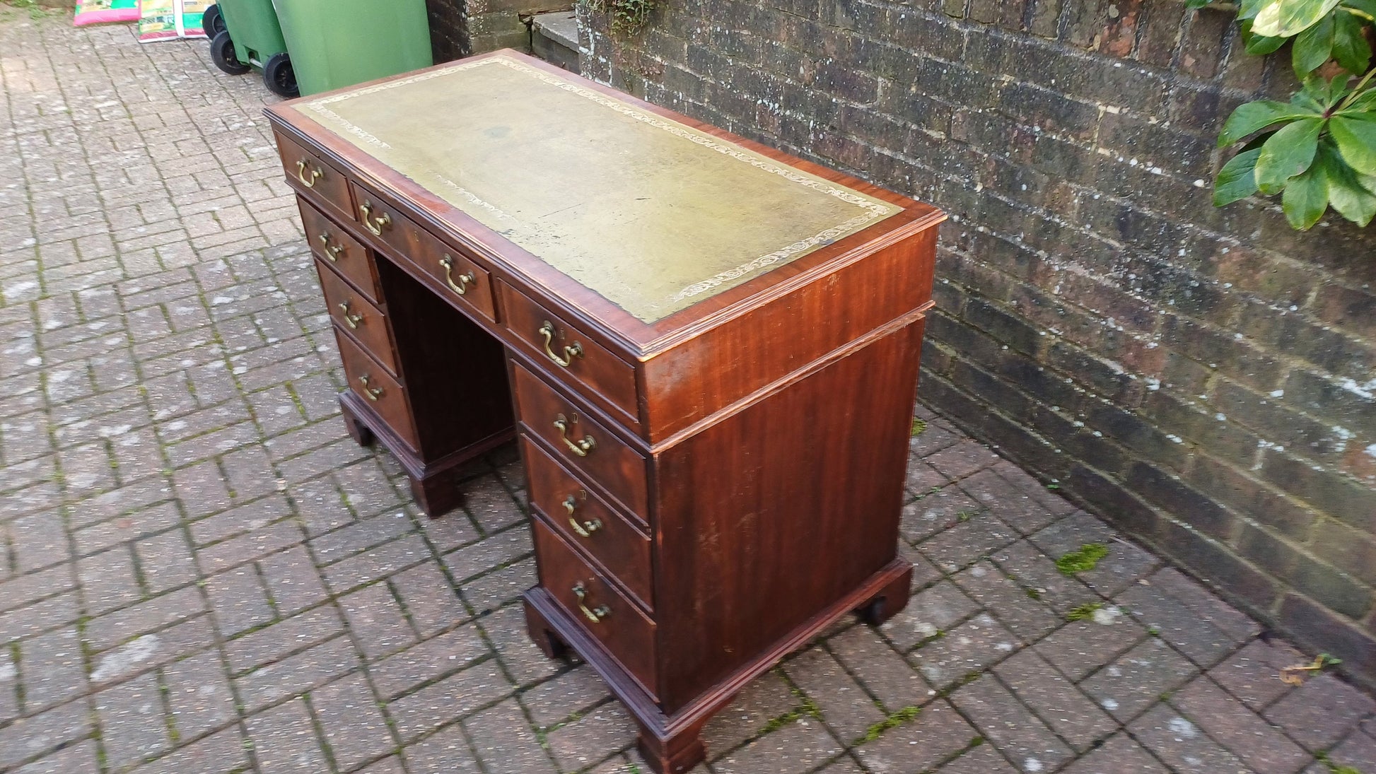 Vintage Mahogany Kneehole Pedestal Desk. Nine Drawers. Splits.