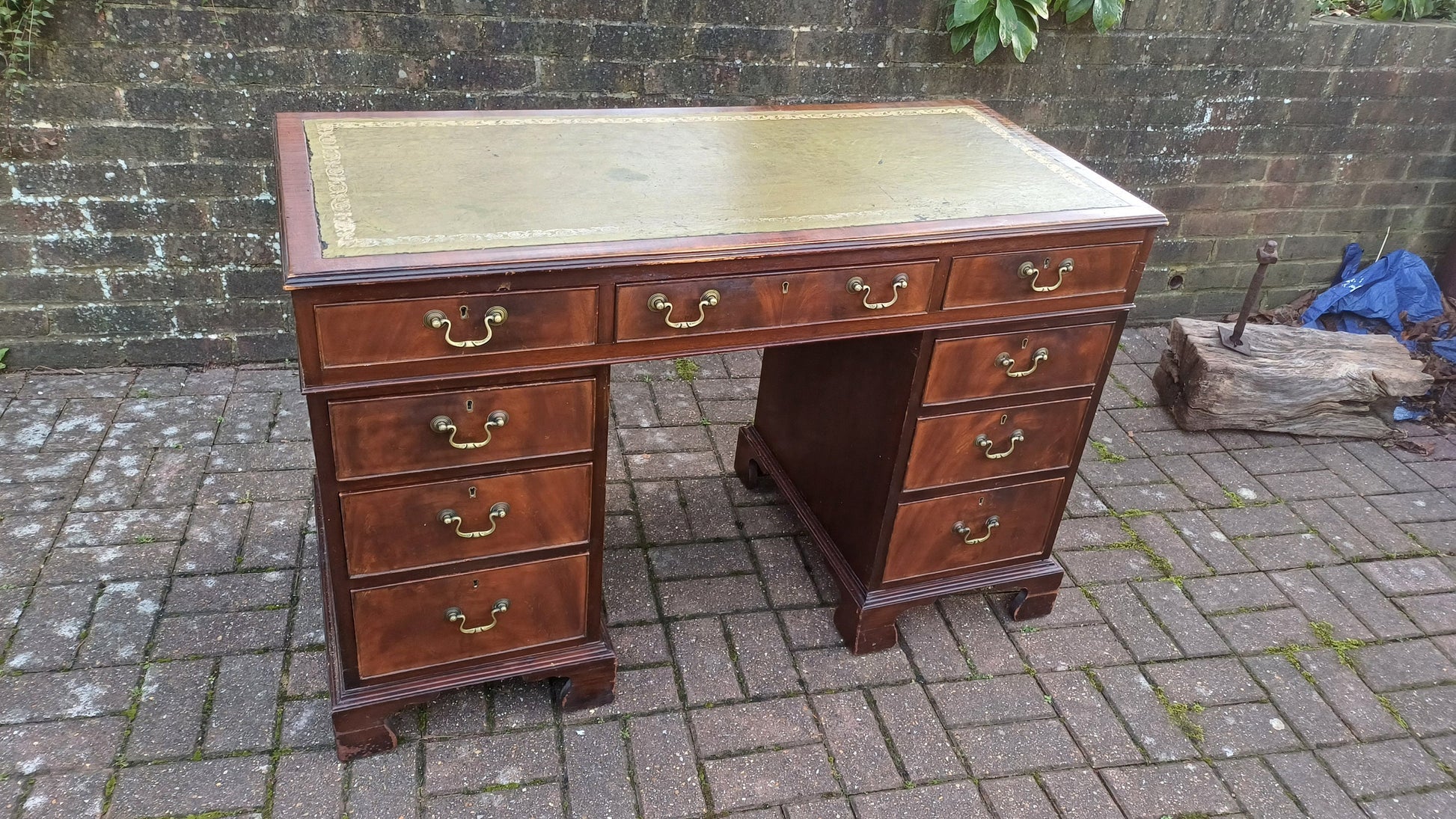 Vintage Mahogany Kneehole Pedestal Desk. Nine Drawers. Splits.