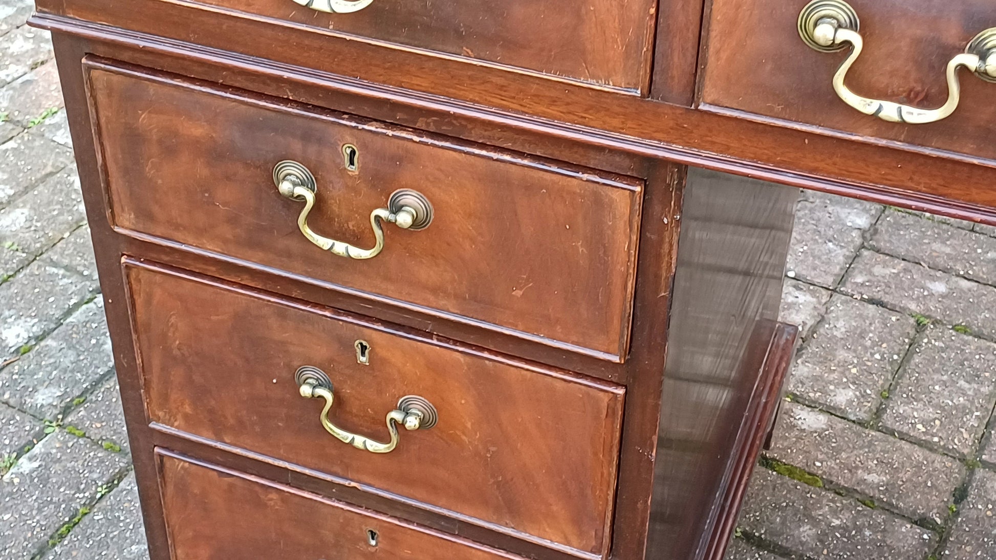 Vintage Mahogany Kneehole Pedestal Desk. Nine Drawers. Splits.
