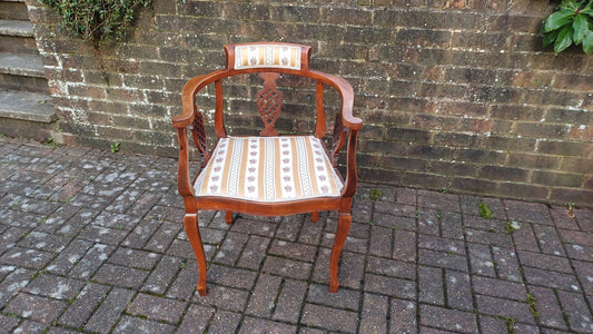 Vintage Ornate Mahogany Occasional Decorative Upholstered Chair.