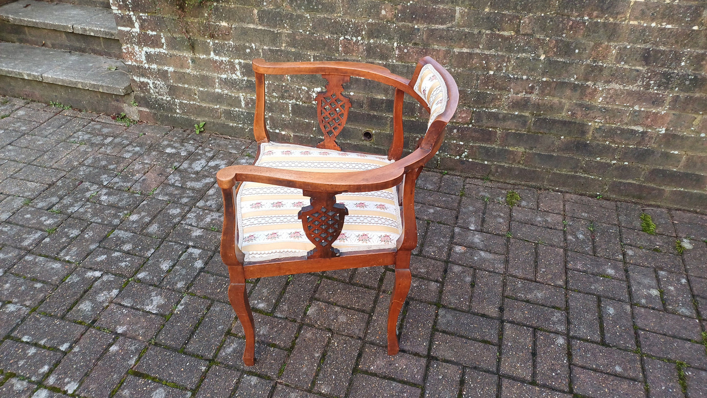 Vintage Ornate Mahogany Occasional Decorative Upholstered Chair.
