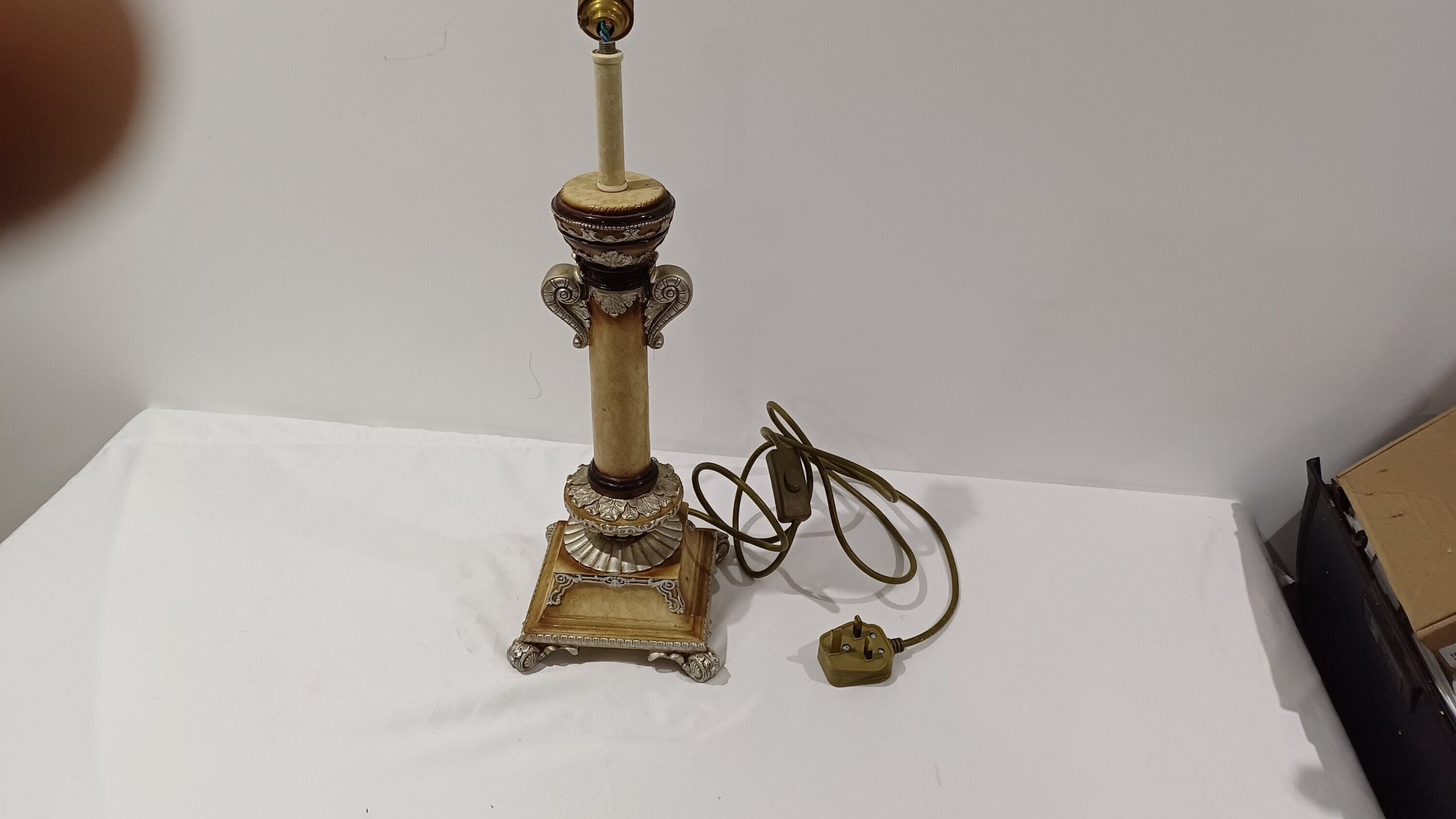 Vintage Widdop Bingham Romanesque Resin Lamp 45cm tall