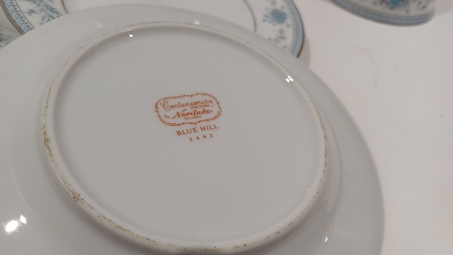 Noritaki Blue Hill - Part Dinner Service - 19 pieces incl meat plate - excellent condition
