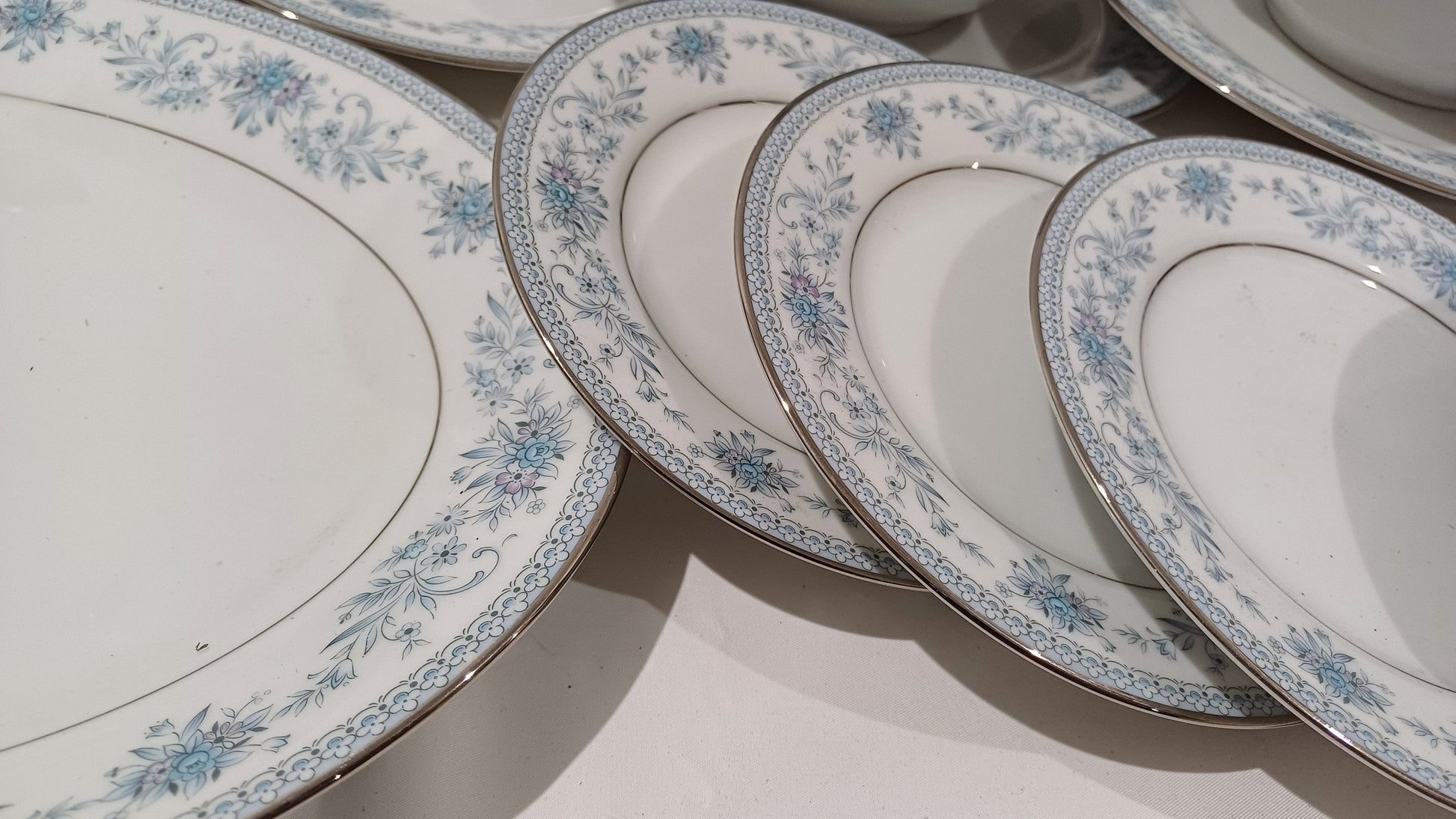 Noritaki Blue Hill - Part Dinner Service - 19 pieces incl meat plate - excellent condition
